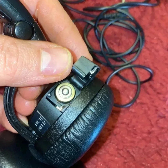 SONY  DIGITAL NEW EXPENSIVE HEADPHONES 🎧 FOR LAPTOPS 👩‍💻 NOISE-CANCELLING - Picture 10 of 11